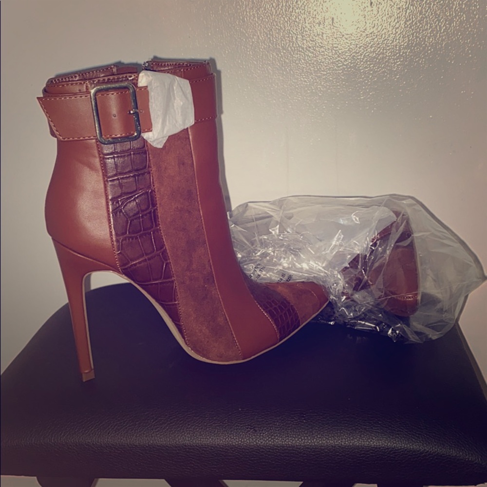 Brown multi toned boots